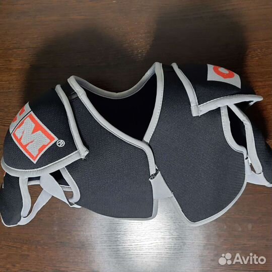 Защитный нагрудник панцирь для хоккея, детский