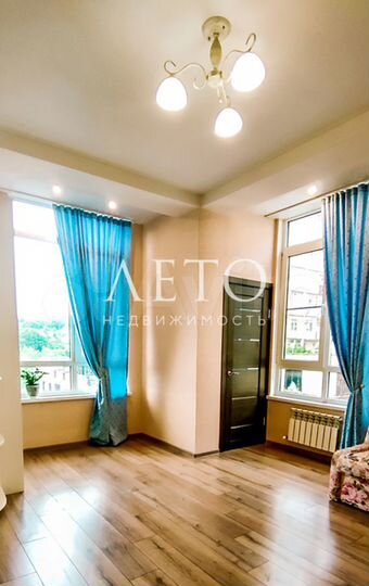 2-к. квартира, 52 м², 4/4 эт.