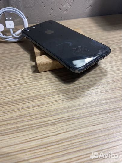 Телефон iPhone 8 64гб
