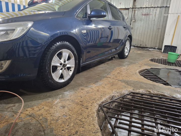 Opel Astra 1.6 МТ, 2011, 164 000 км