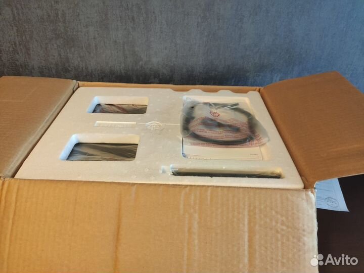 Музыкальный центр Hyundai H-MS1109, новый