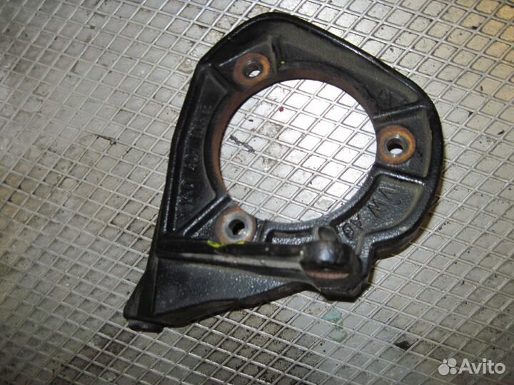 Кронштейн крепления полуоси Фольксваген Туран