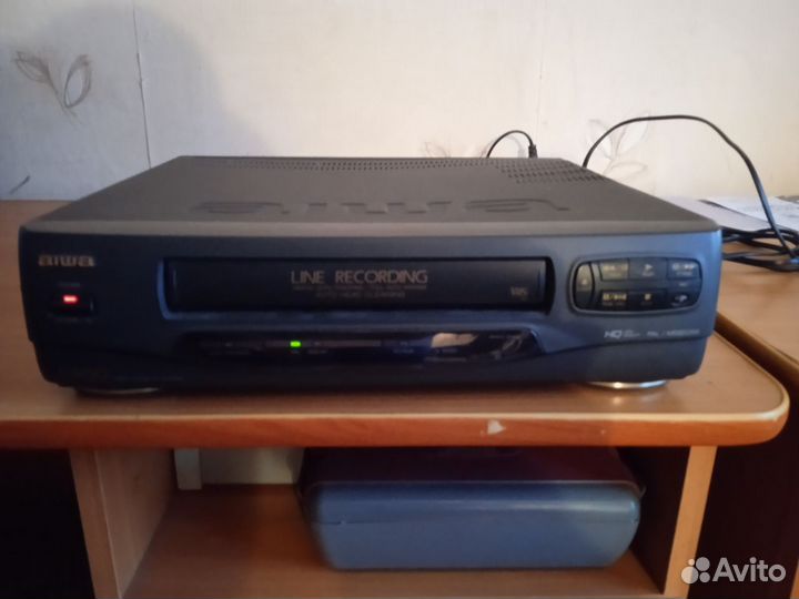 Видеомагнитофон aiwa C 400 + VHS кассеты