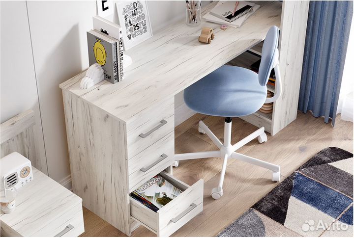Письменный стол