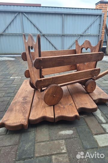 Садовая тележка декоративная