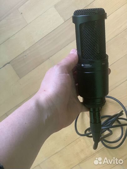 Микрофон Audio technica AT2020 от певицы как новый