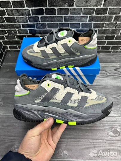 Кроссовки Adidas