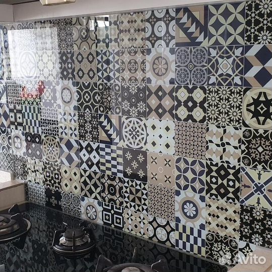 Кухонный фартук из стекла на заказ с рисунком