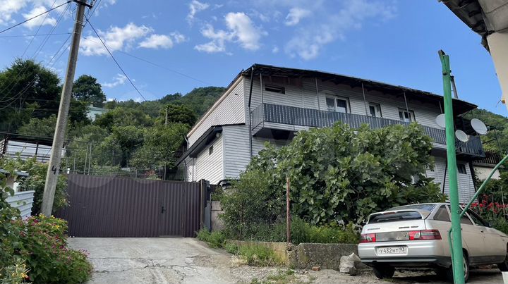 Дом 300 м² на участке 7,5 сот.