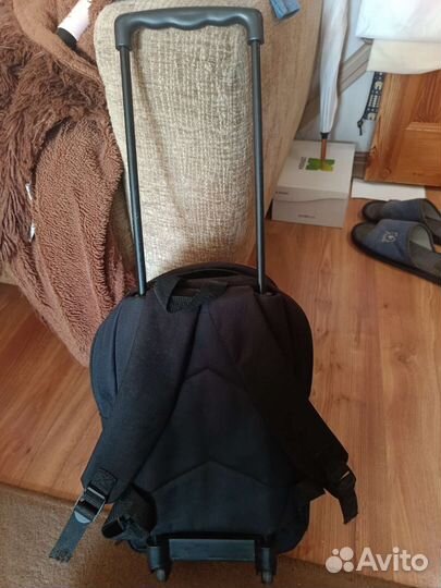 Детский чемодан на колесиках
