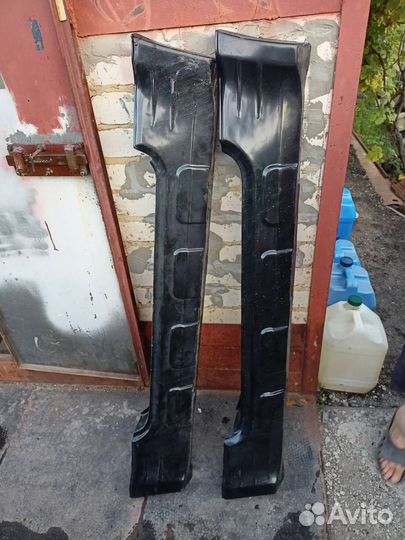 Накладки на пороги нива