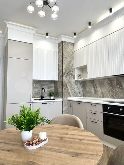 2-к. квартира, 72 м², 13/18 эт.