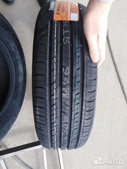 Tracmax X-Privilo TX5 215/60 R16 106