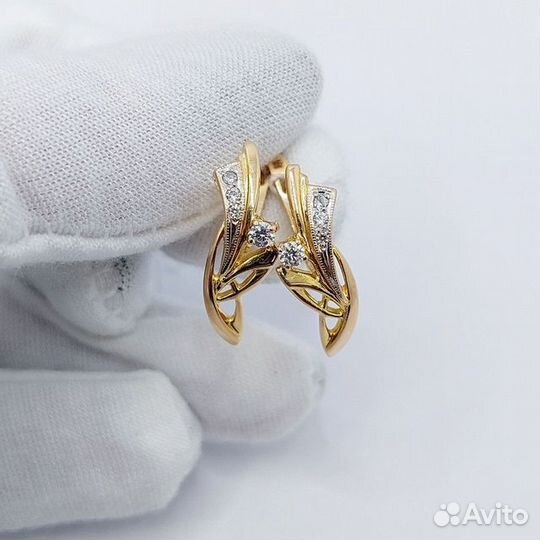 Золотые серьги с камнем