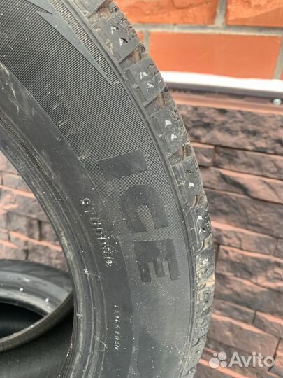 Pirelli Formula Ice 215/55 R17