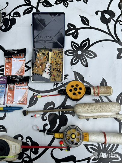 Рыболовные аксессуары для зимней рыбалки