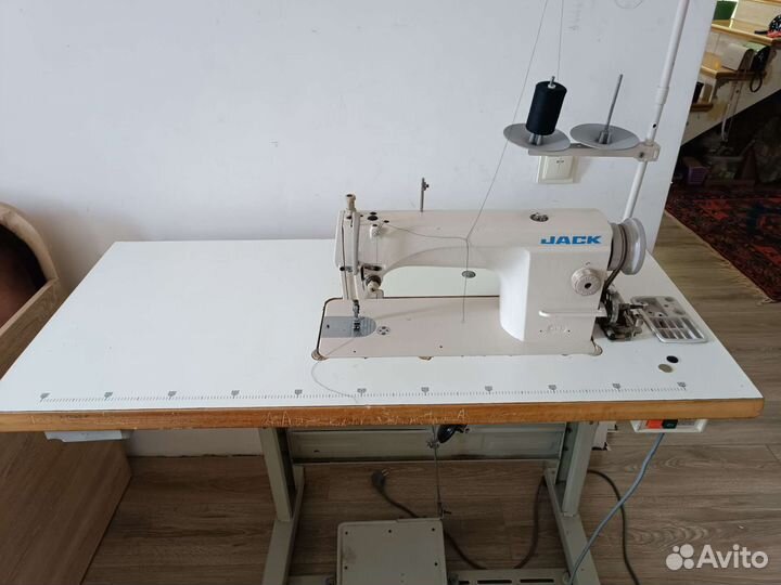 Промышленная швейная машина jack