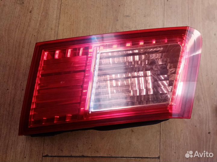 Правый внутренний фонарь Хонда Аккорд 8