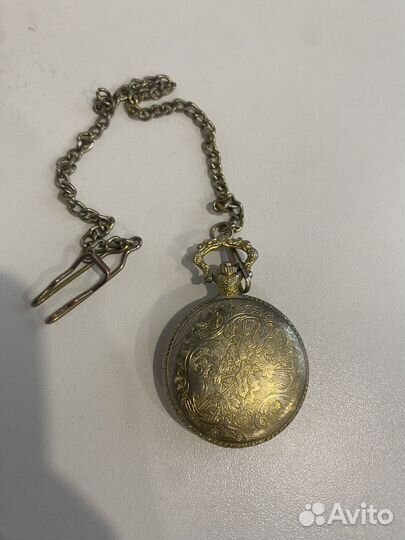 Карманные часы на цепочке