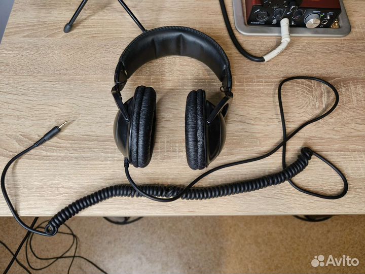 Студийные наушники Audio-Technica ATH-M20