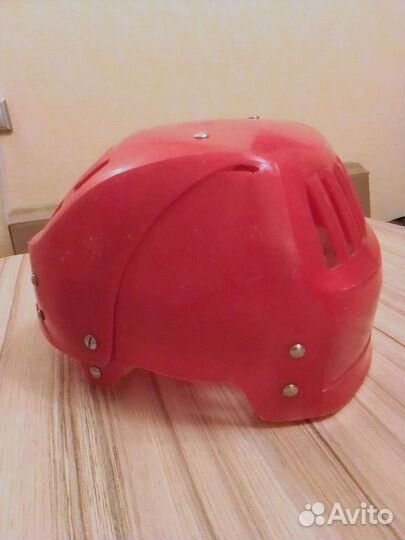 Хоккейный шлем