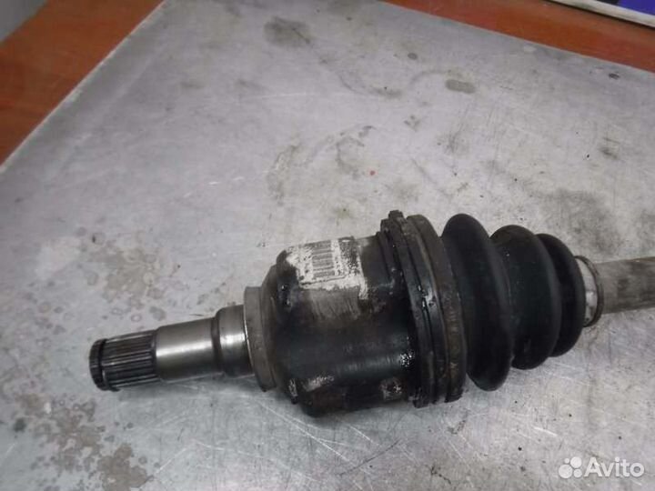 Привод передний левый Toyota Corolla 124 правый