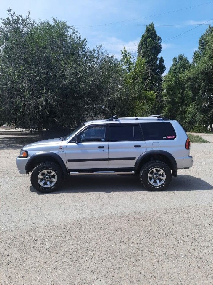 Mitsubishi Montero Sport: фото владельца