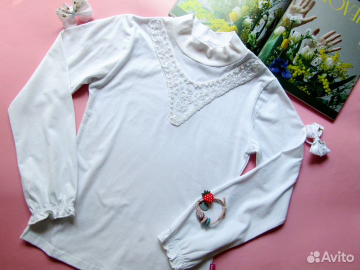 Белая блузка для девочки водолазка 134