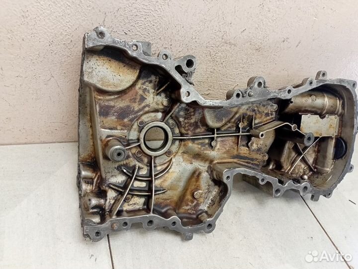 Крышка двигателя передняя