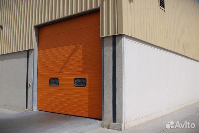 Подъемные ворота. 2.8х2.2 цвет 7016