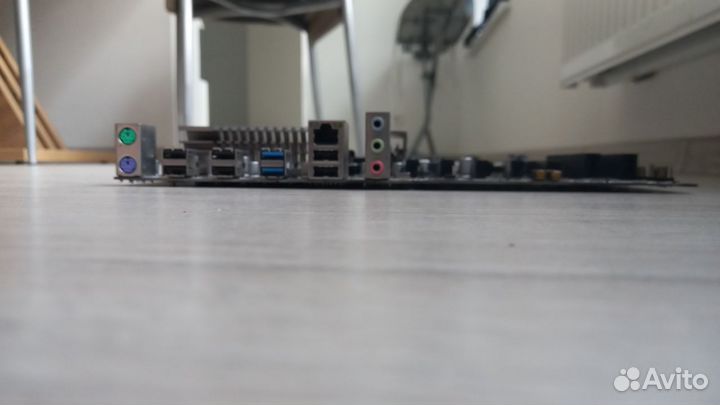 Материнская плата