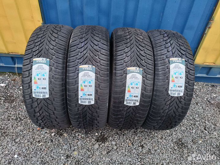 Nokian Tyres WR SUV 4 235/65 R18 110H