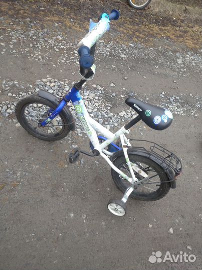 Продаю велосипед с дополнительными колесами