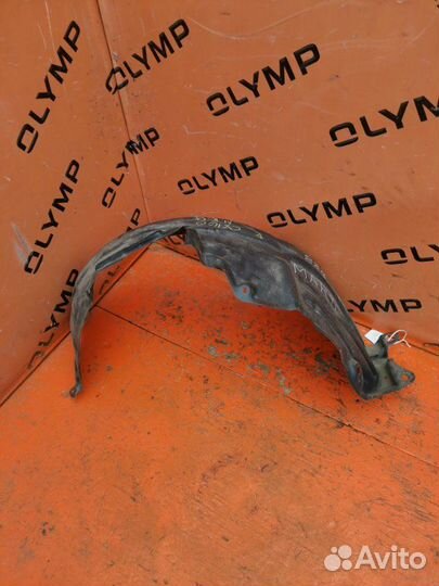 Подкрылок передний правый Toyota Mark Ii GX100