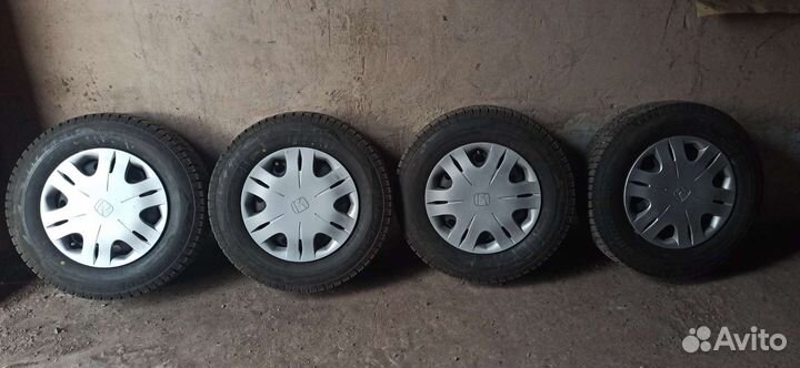 Bridgestone Blizzak Spike-02 185/70 R14
