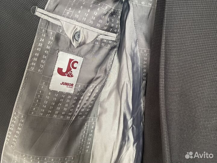 Новый школьный костюм 140