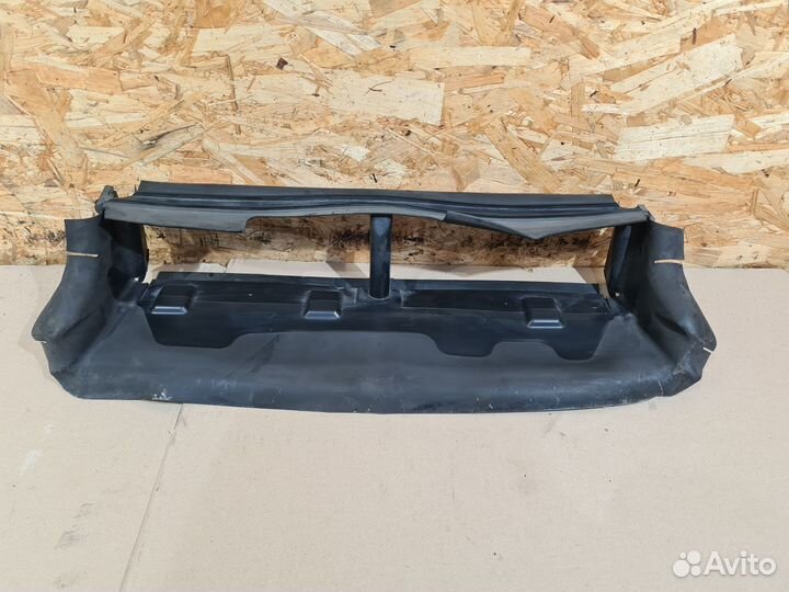 Воздухозаборник радиатора верхний Ford Focus 3