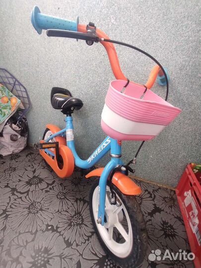 Детский велосипед бу 3-7 лет с боковыми колесами