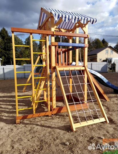 Детская спортивная площадка уличная