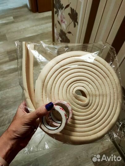 Лента для защиты детей от углов мебели