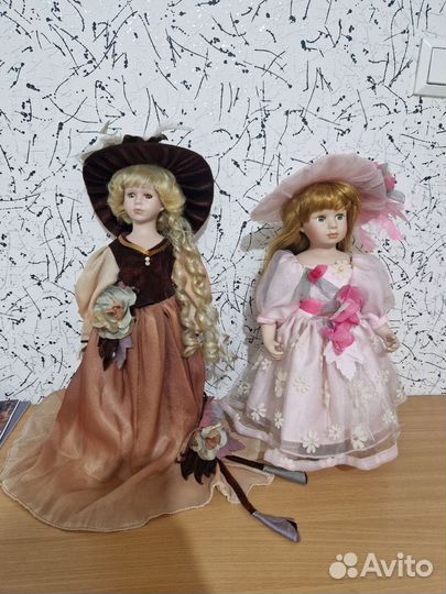 Кукла фарфоровая