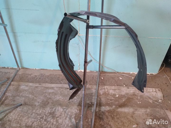 Подкрылок TYG Toyota LC пер лев