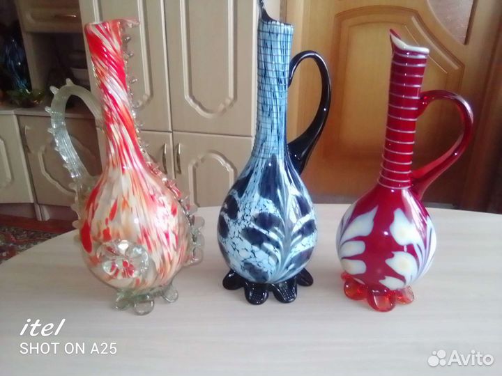 Графины красный май