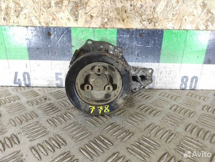 Насос водяной помпа Volkswagen Golf 3