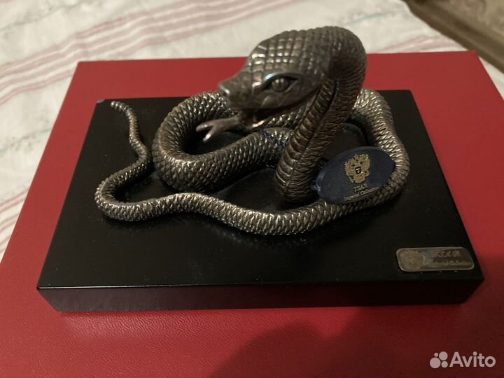 Статуэтка Кобра