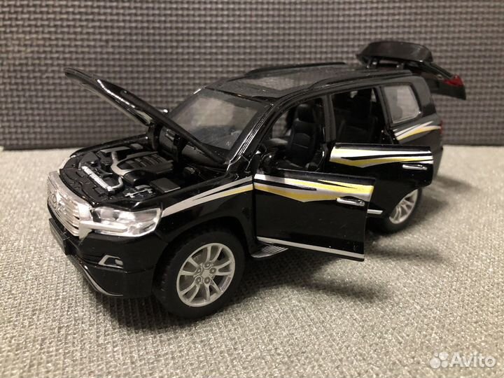 Toyota land cruiser модель