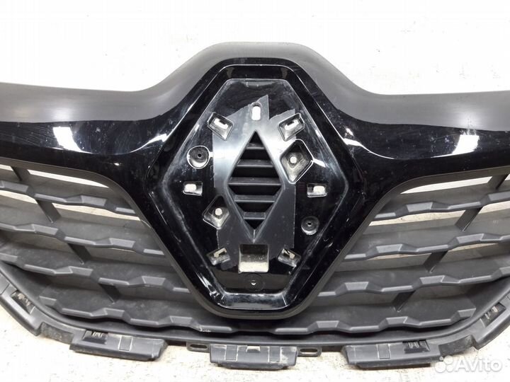 Решетка радиатора Renault Kaptur 2016