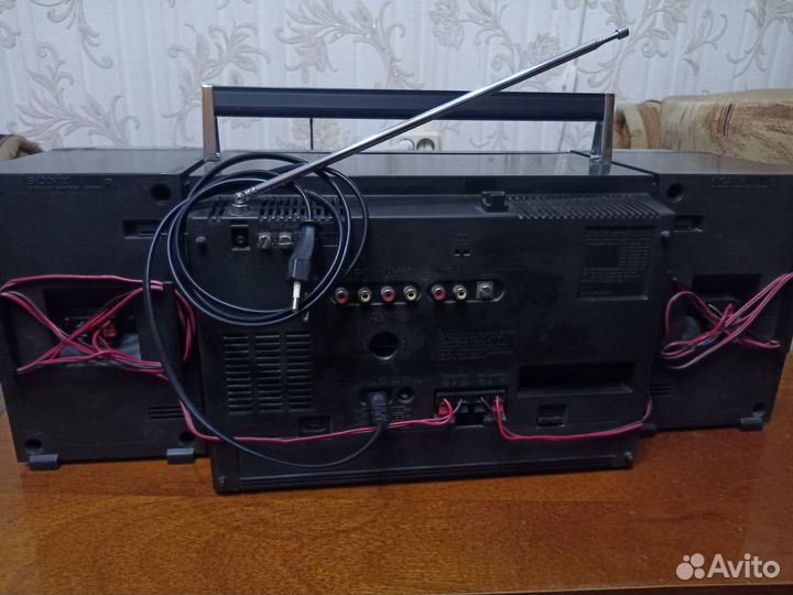 Эксклюзивная магнитола Sony модель CFS-W900