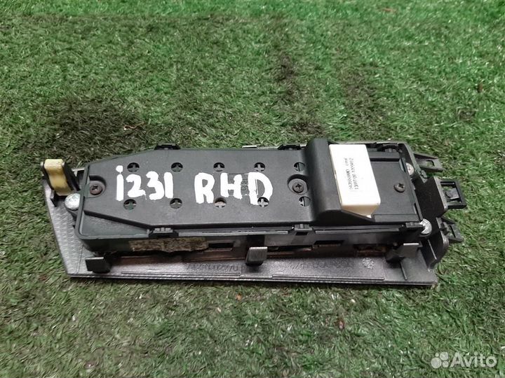 Блок управления стеклоподъемниками Toyota Corolla