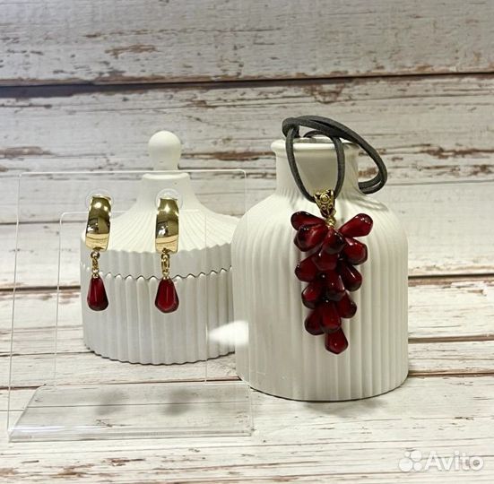 Серьги гвоздики гранаты